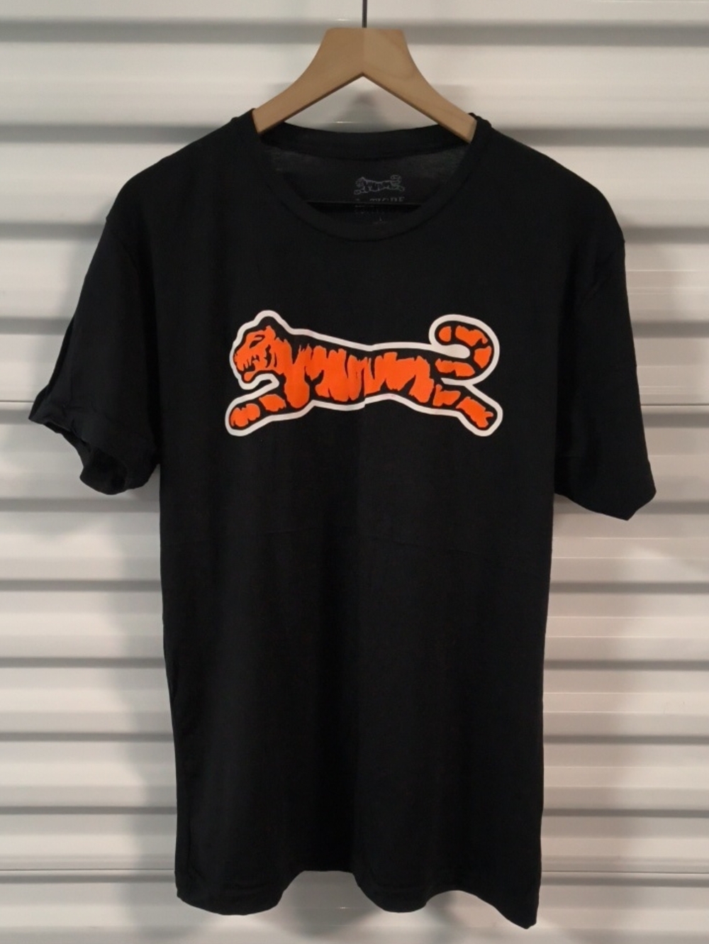 Le Tigre Collection 100% Cotton Graphic Crewneck Short Sleeve T-shirt L